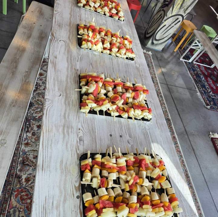 Plateaux brochettes de fruits Annecy